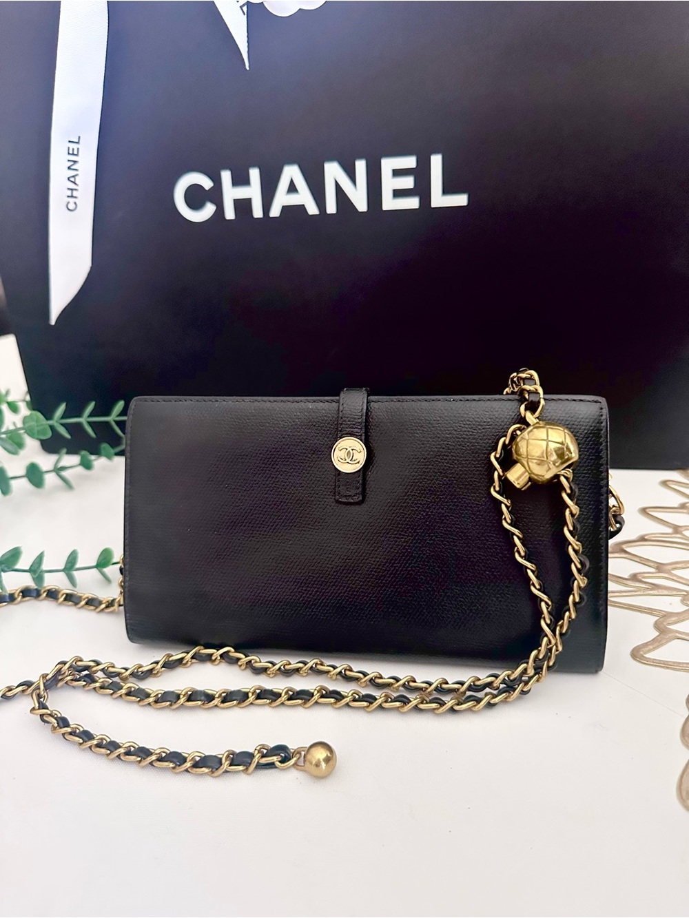 CHANEL Black Wallet with Chain - Picture 8 of 13